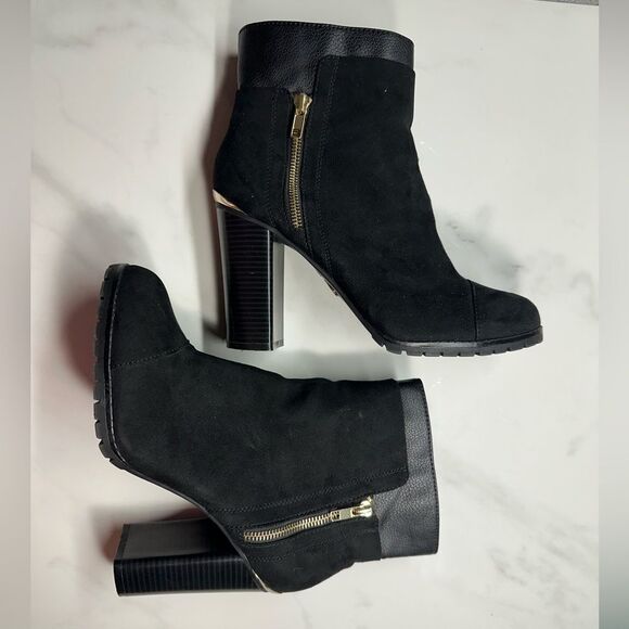 Juicy Couture Black High Heeled Side Zip Booties, Gold Accents Lug Sole, Size 9 - Picture 2 of 15